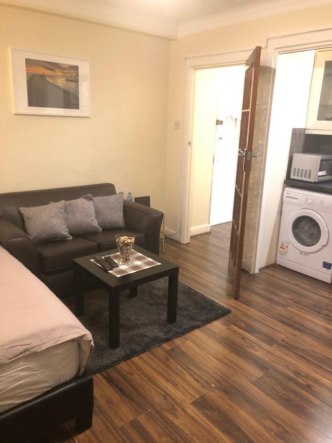 Lovely Studio In Apartment London