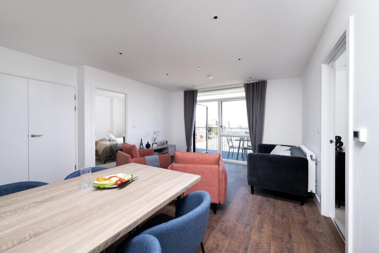 Modern And At Barking Wharf In Appartement *