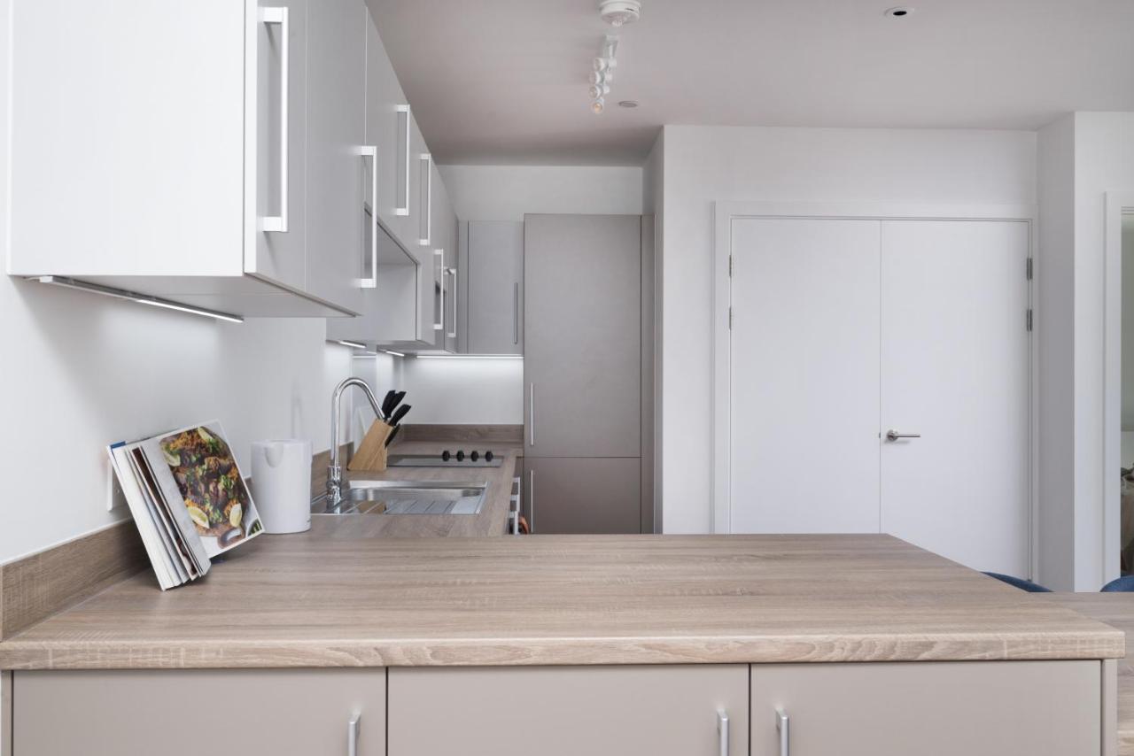 Modern And At Barking Wharf In * Londres