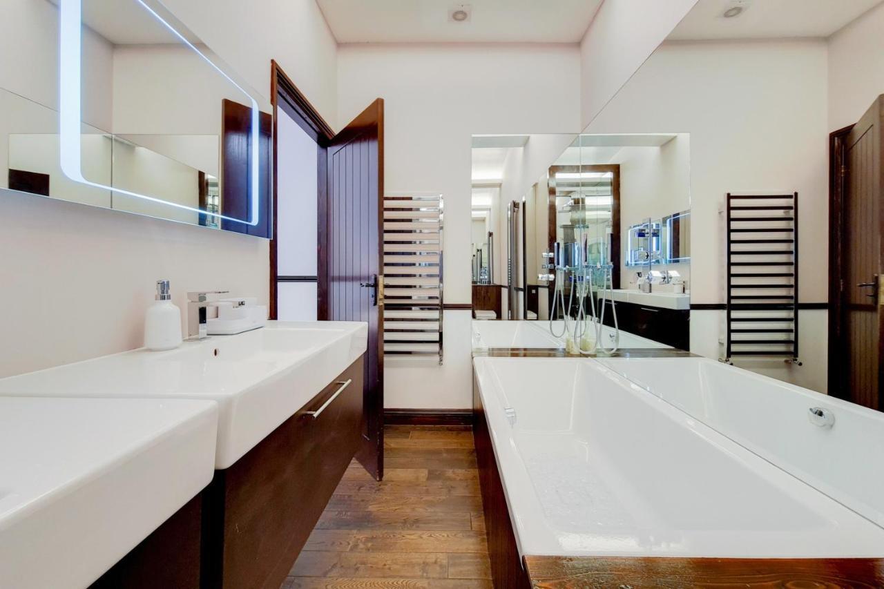 The Lyall Exclusive * London