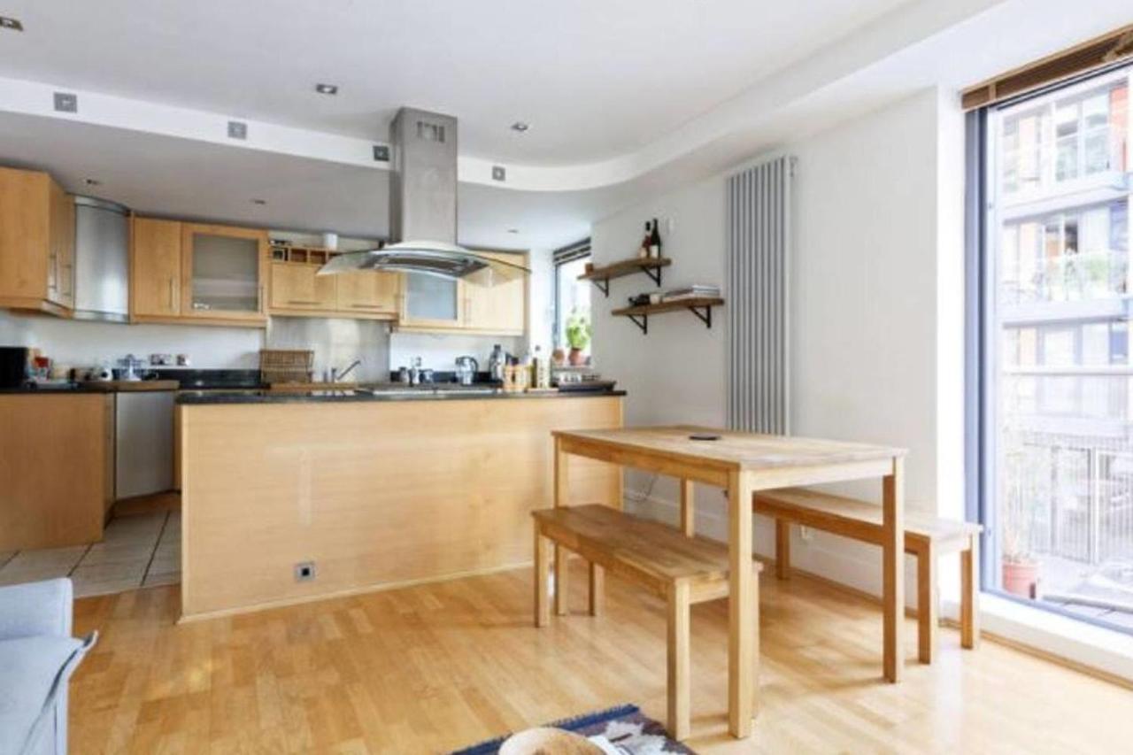 Peaceful Modern 2 Bedroom Flat With Water Views Apartamento