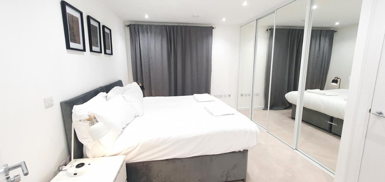 Garland Modern 3 Bedroom House Westfield - Stratford
