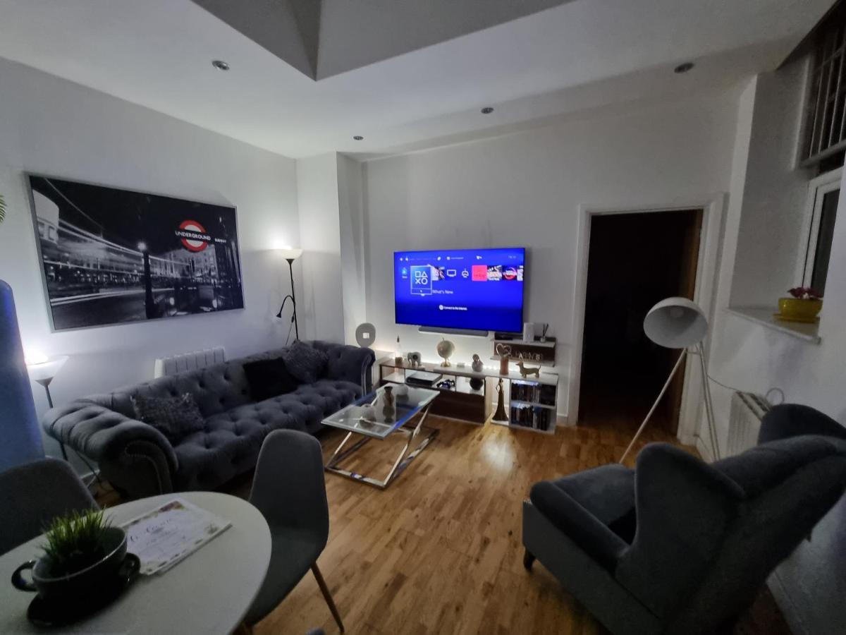 Spacious & Central Park Ground Floor Flat Apartamento *