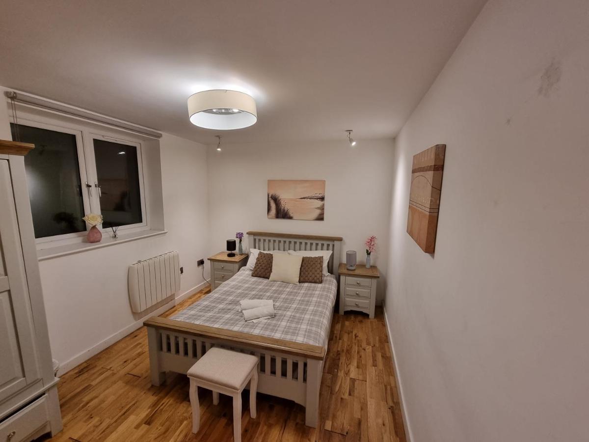 Spacious & Central Park Ground Floor Flat Apartamento