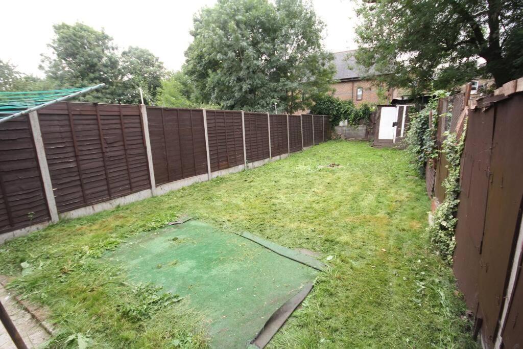 Willesden Lodge Apartamento *