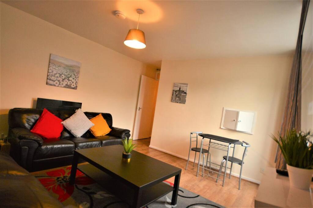 Appartement Spacious 2bedroom With Patio By Excel Centre