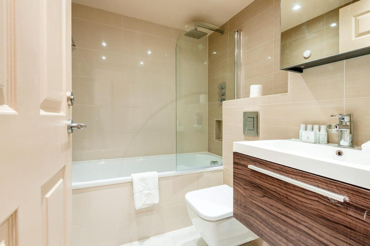 Stunning 3-bedroom In The Heart Of With Parking-hosted By Sweetstay Apartamento