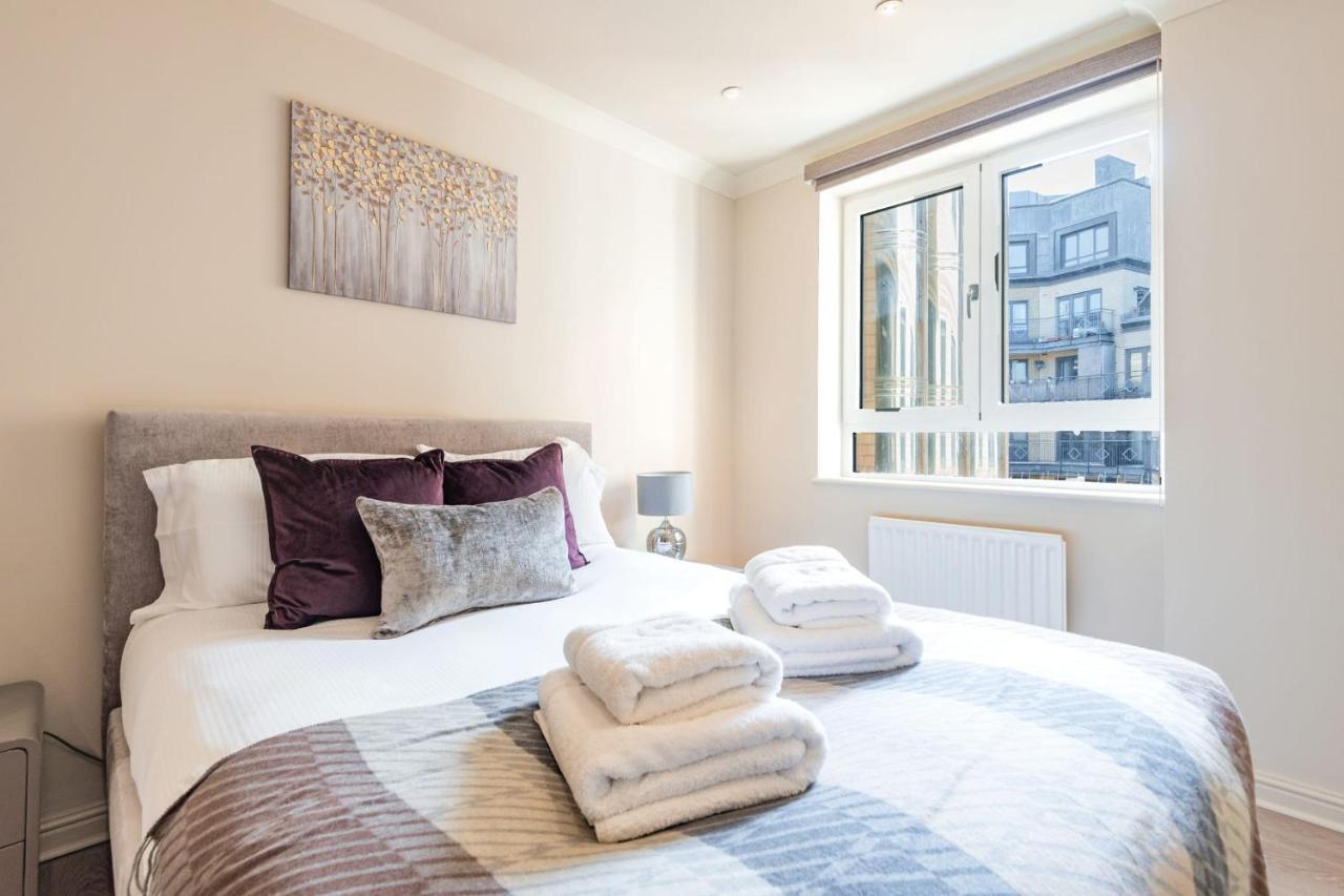 Stunning 3-bedroom In The Heart Of With Parking-hosted By Sweetstay * Londres