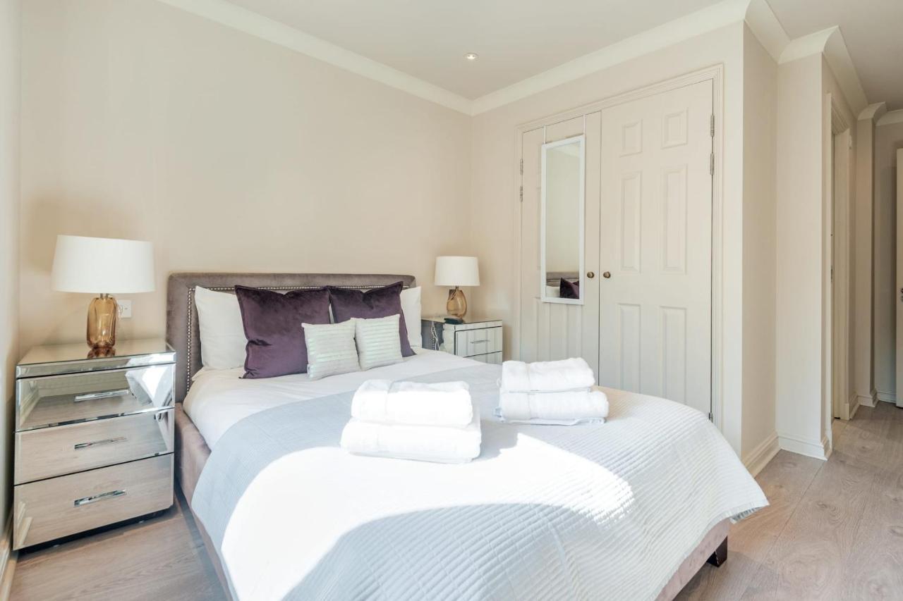 Stunning 3-bedroom In The Heart Of With Parking-hosted By Sweetstay *