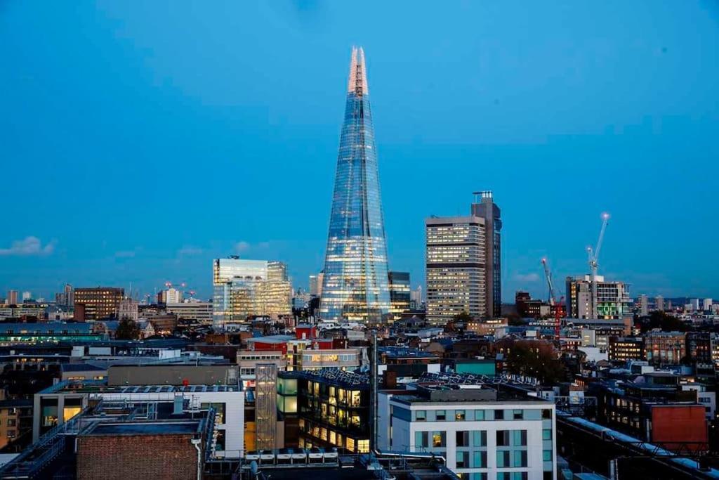 Chic And At Chapter South Bank In Apartment London
