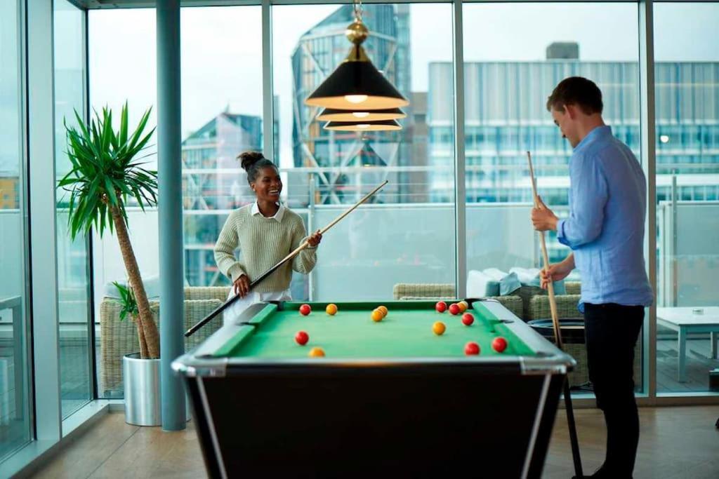 Chic And At Chapter South Bank In Apartment London