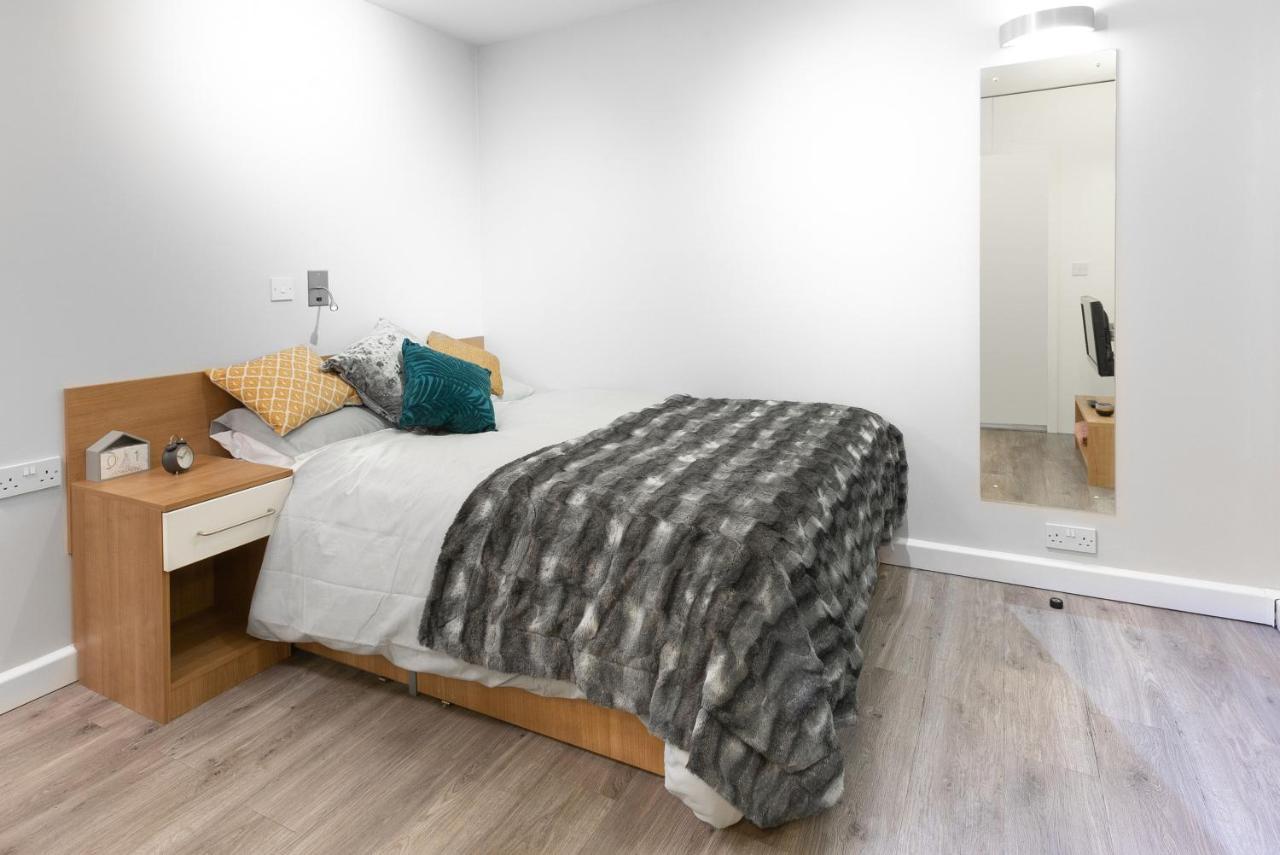 Apartment Chic And At Chapter South Bank In *