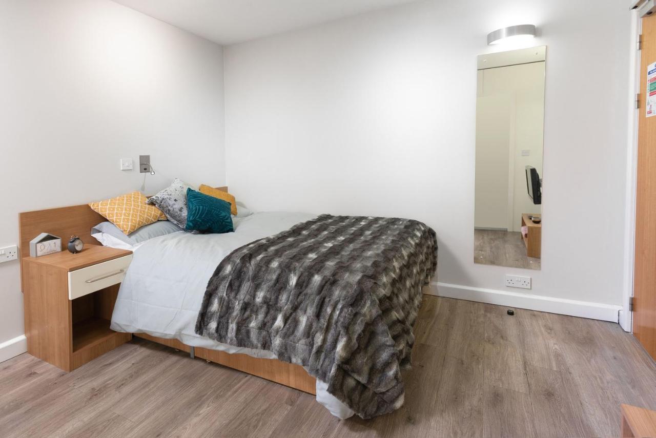 Chic And At Chapter South Bank In Apartment *
