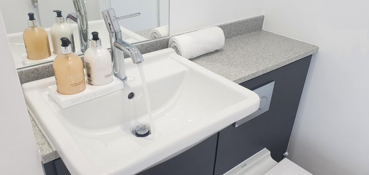 Apartment Garland Modern 3 Bedroom House Westfield - Stratford *