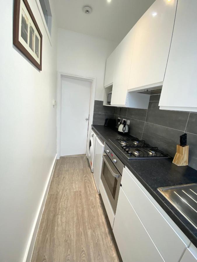 Stylish Maisonette And In Victoria Apartamento Londres
