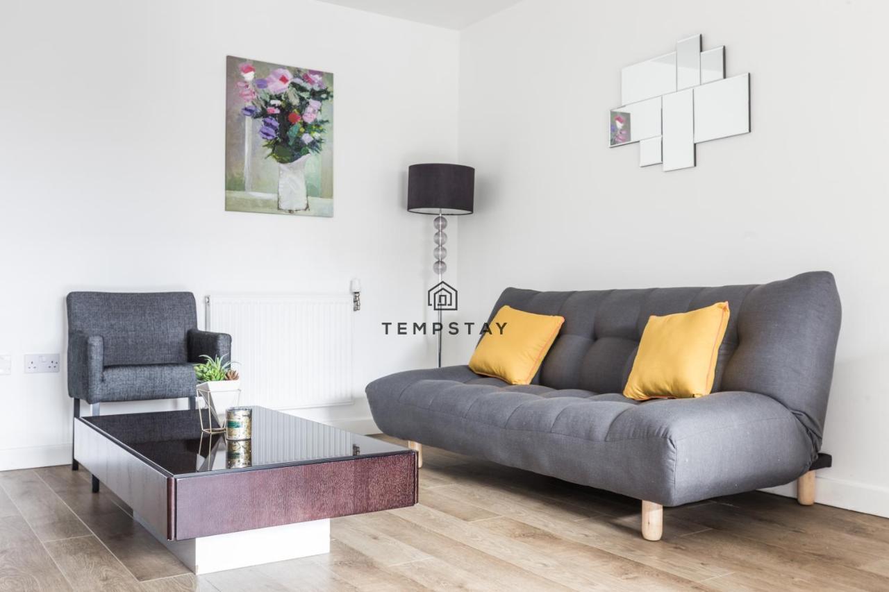 Modern Private -balcony-tube Station Apartamento *