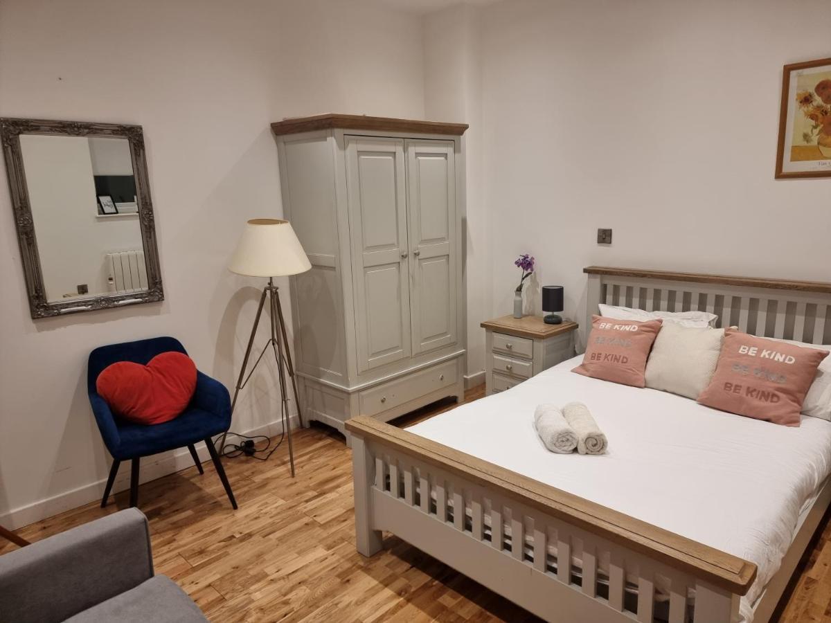 Spacious & Central Park Ground Floor Flat Apartamento *