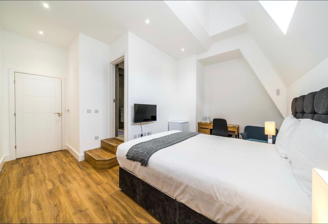 Simple Hotel