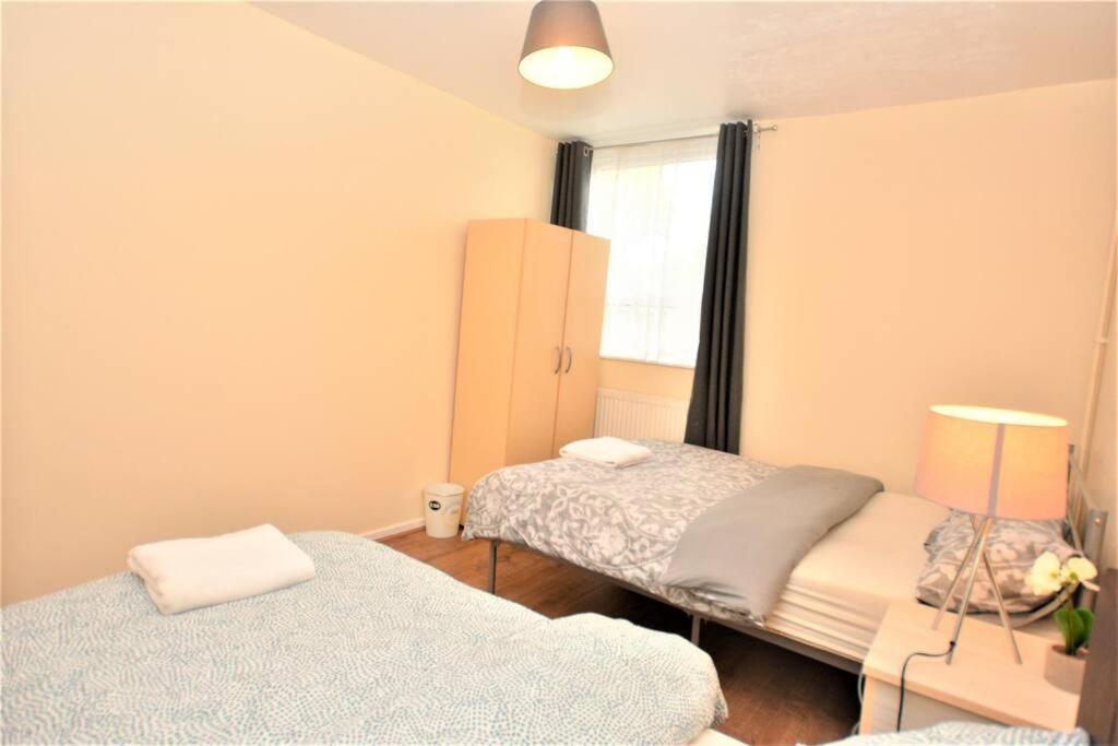 Spacious 2bedroom With Patio By Excel Centre Appartement