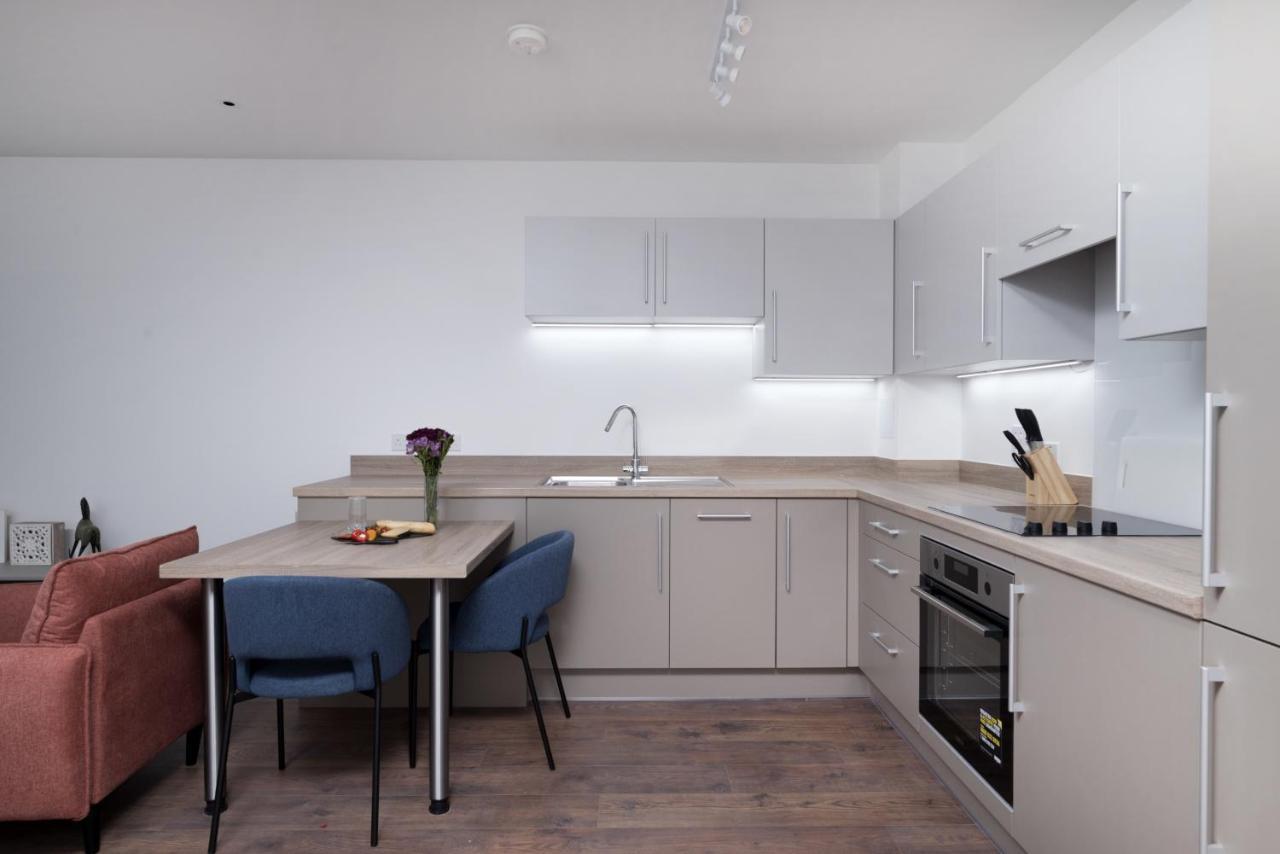 Modern And At Barking Wharf In Londres