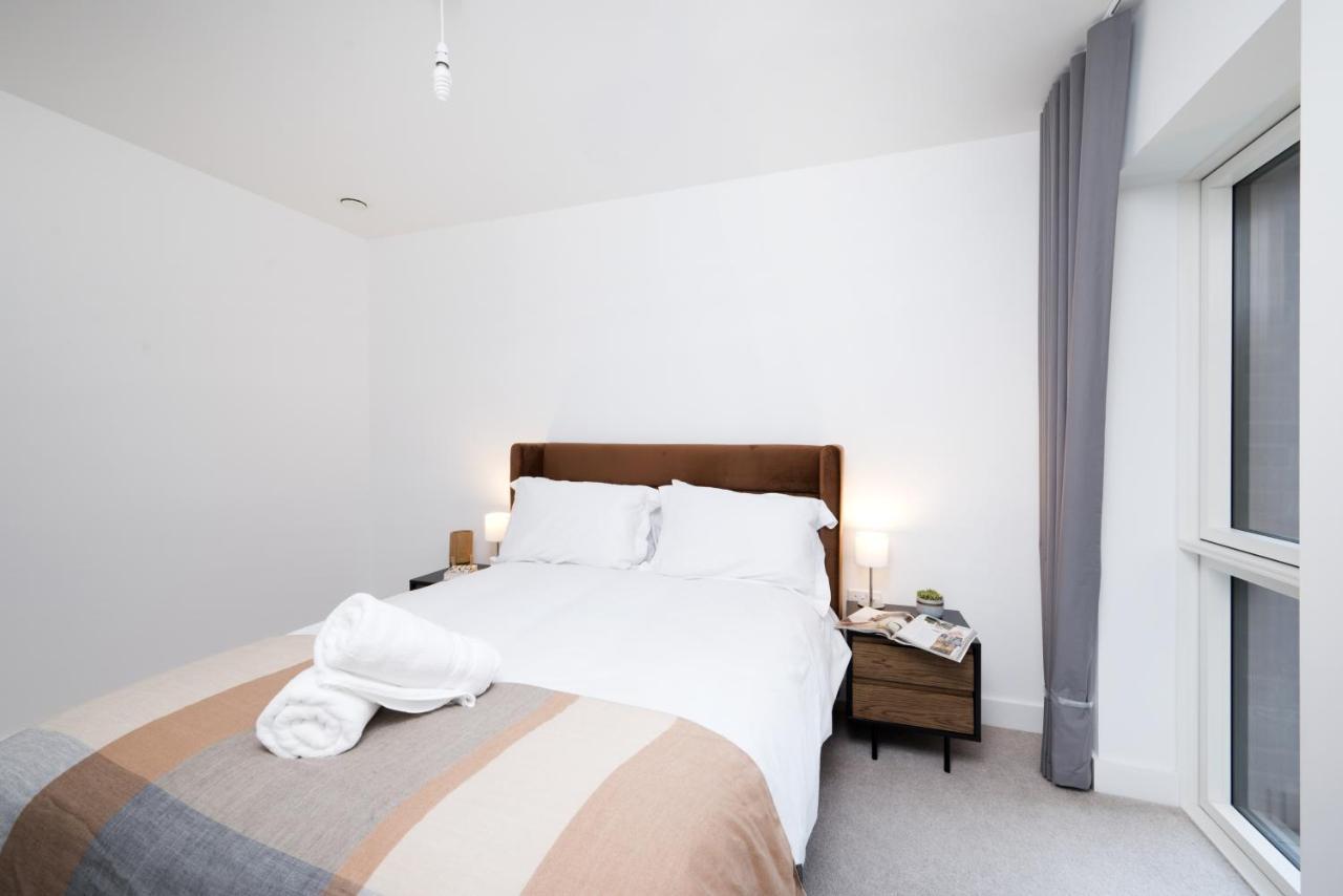 Modern And At Barking Wharf In Appartement *