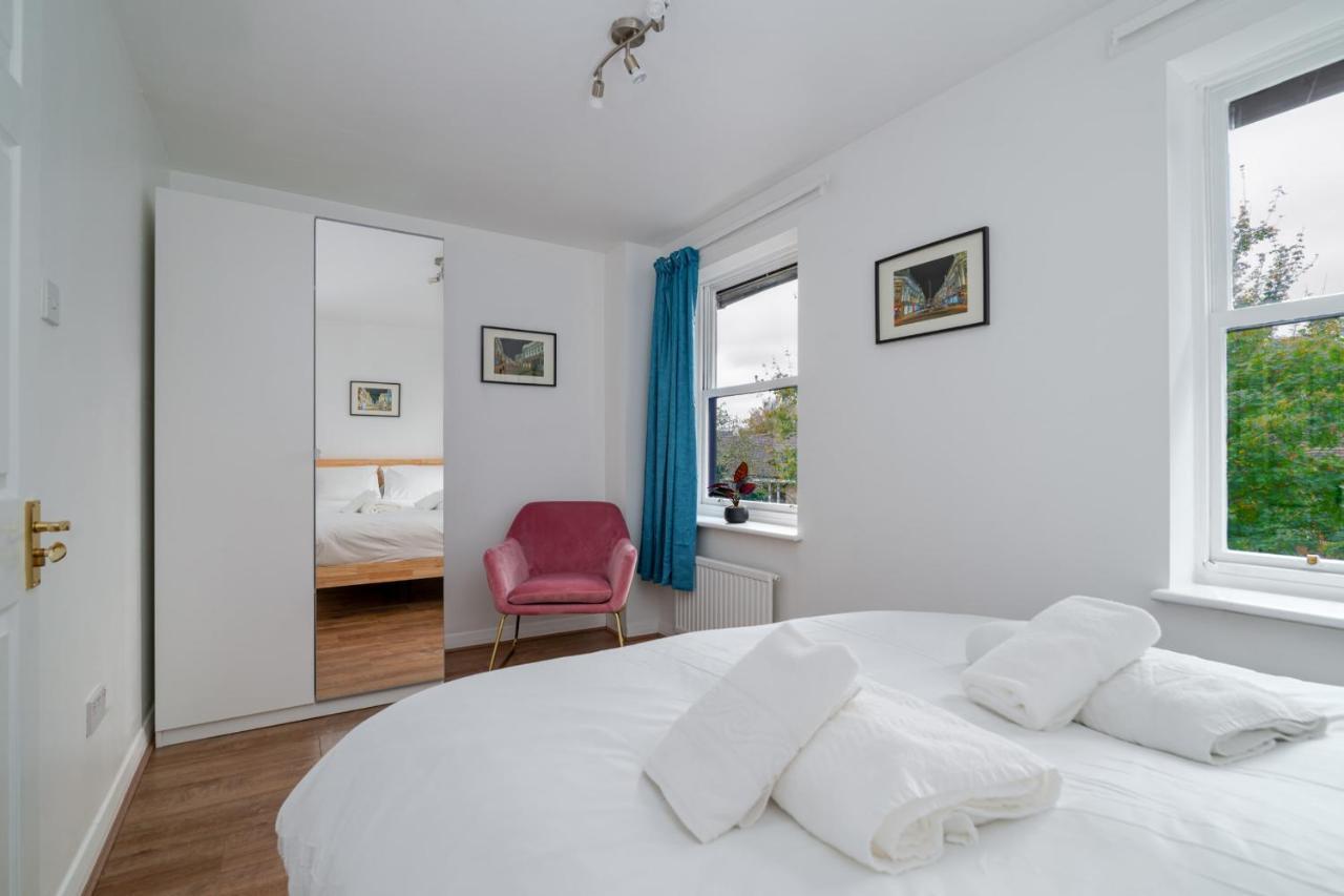 Beautiful 4 Bedroom Terrace House In Kings Londres