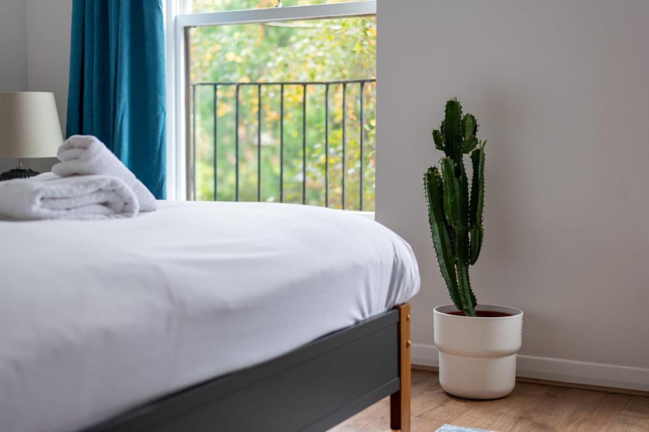 Beautiful 4 Bedroom Terrace House In Kings