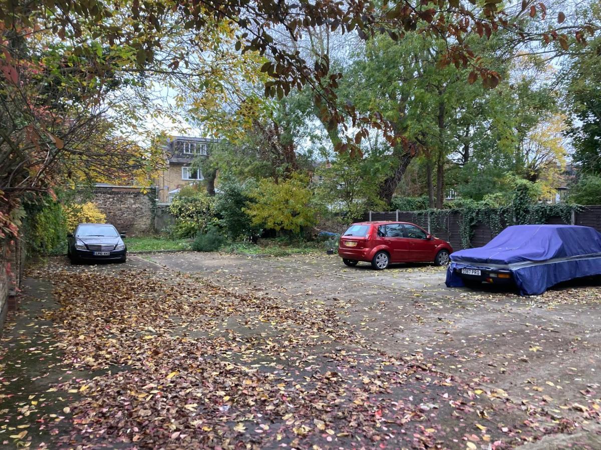 Stunning Ground Floor Garden - Entire Apartment, Centrally Located, With Free Off Road Parking By Flat & Wiffi, Beautifully Secluded, 3 Mins From Amenities Appartement Londres