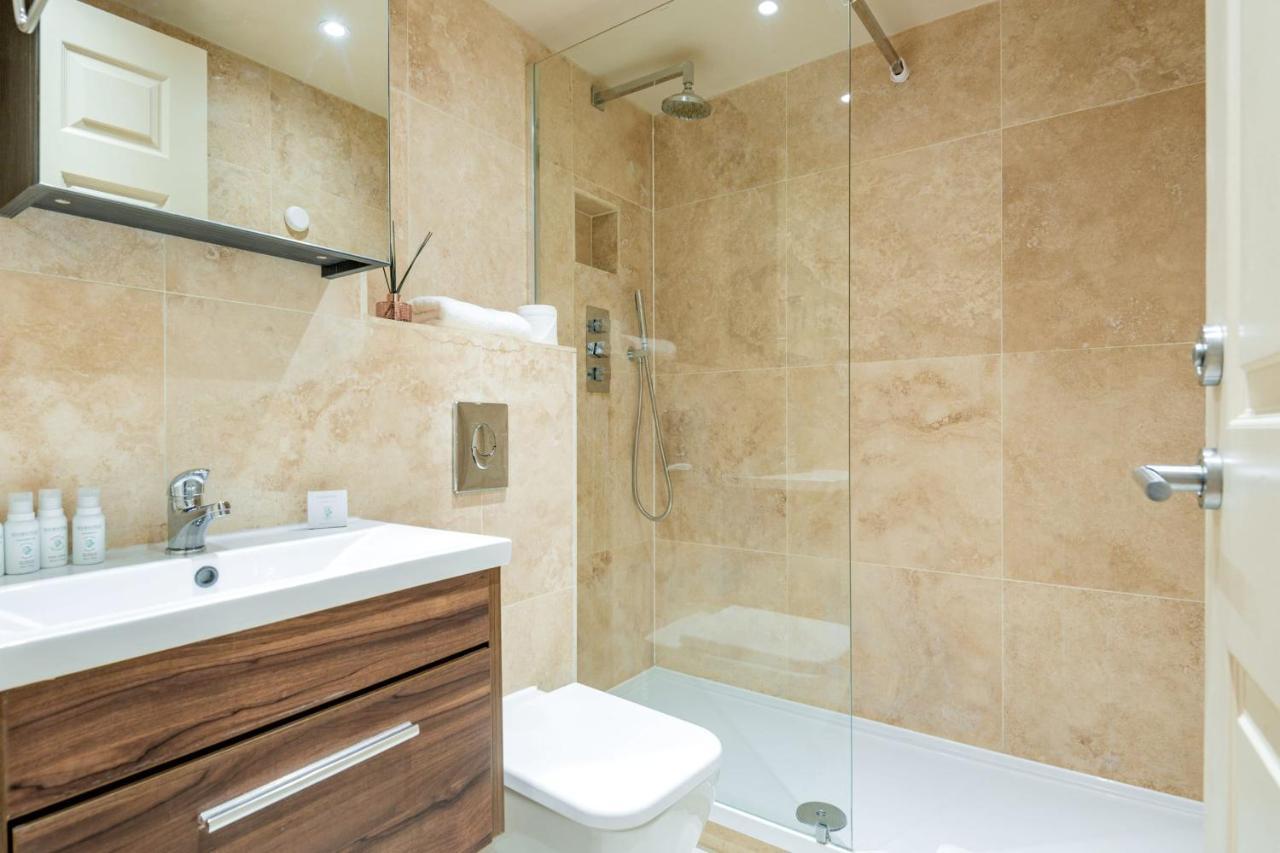 Stunning 3-bedroom In The Heart Of With Parking-hosted By Sweetstay Apartamento Londres