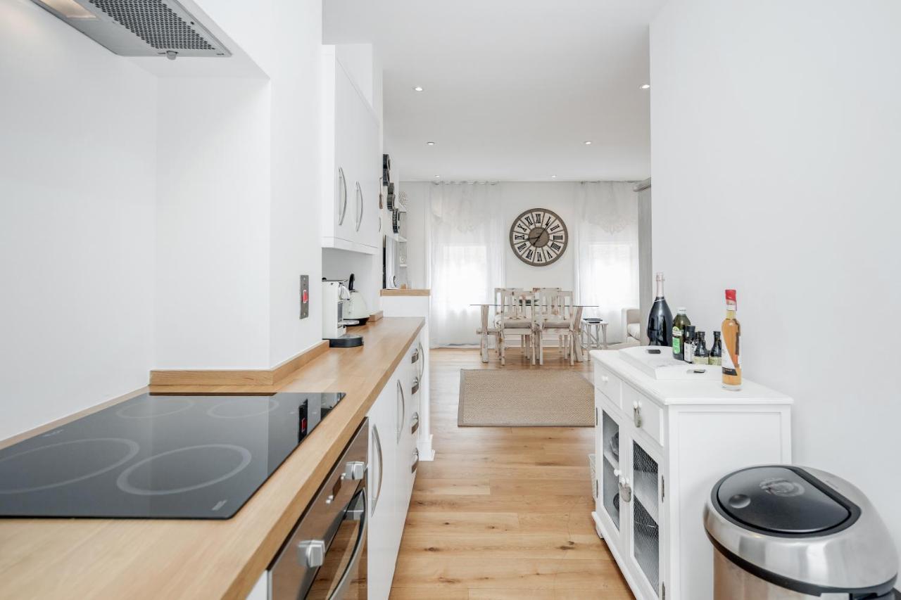 The White Near Kensington High St * London