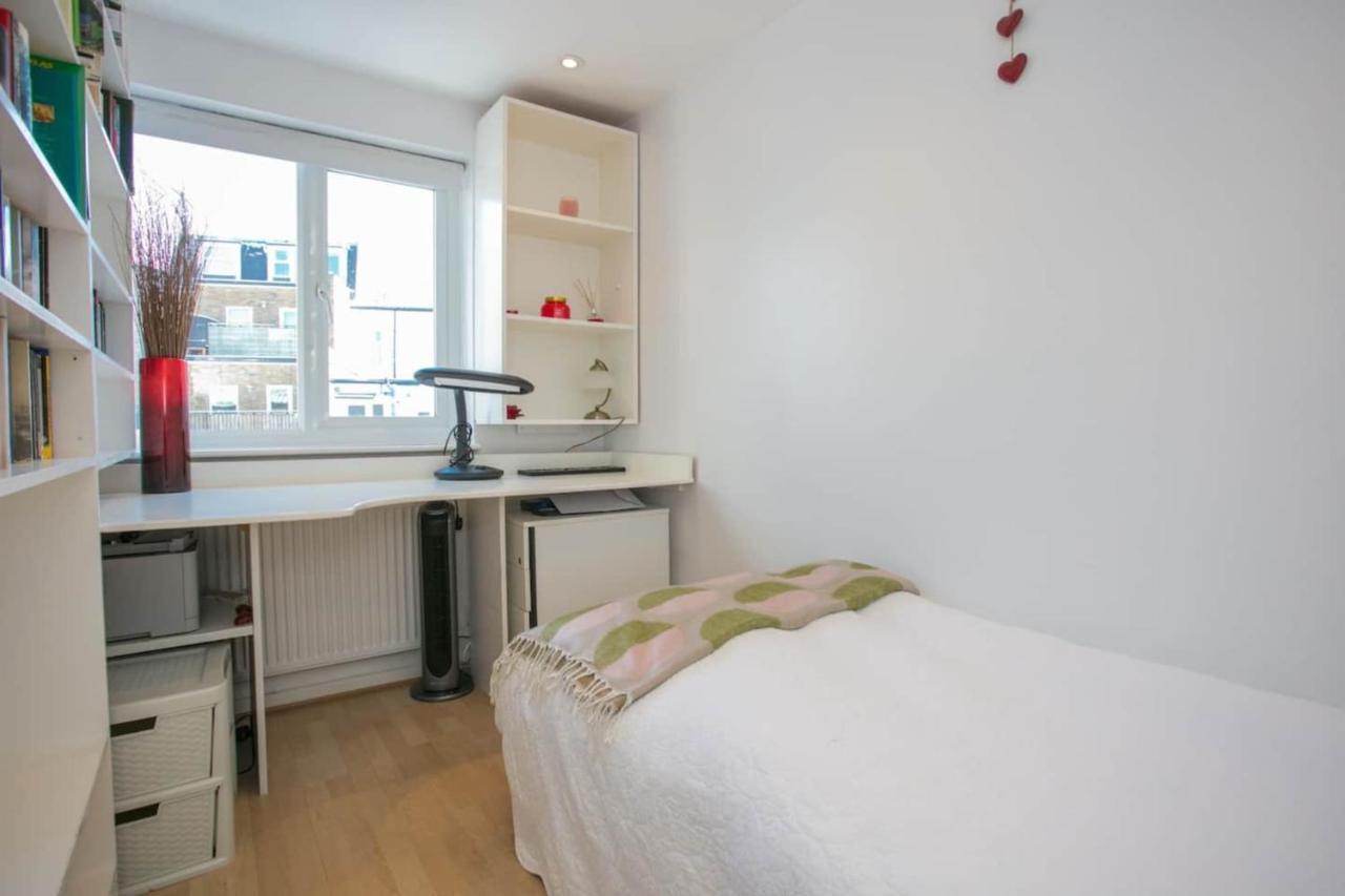 Stunning 3 Bedroom House With Garden In Battersea Londres