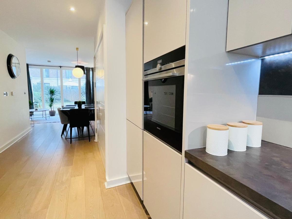 Olympic Family Home, With Own Garden Bliss Hébergement de vacances Londres