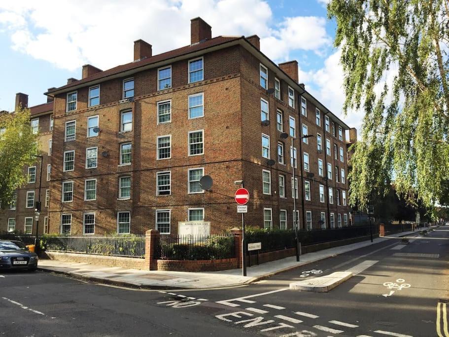 Appartement Specious 2 Bedroom Flat - Zone 1 Londen