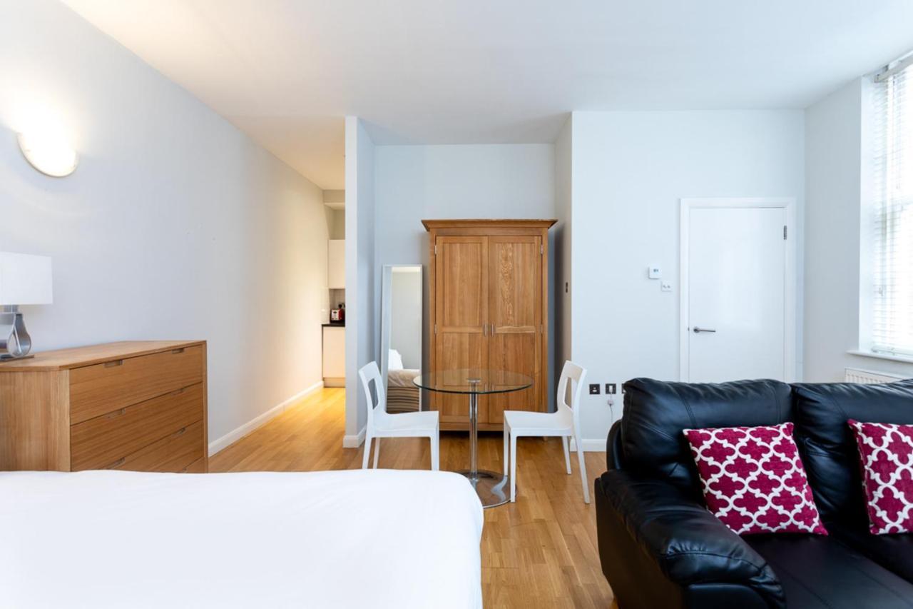 Apartment Groveland Court 1