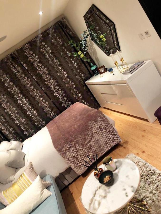 Luxury Chelsea Harbor Studio * Londres