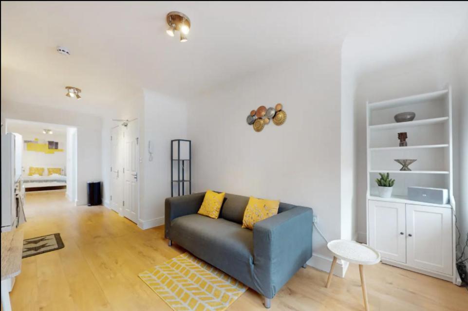 New Spacious 1 Bed Studio Flat In Aldgate Londres