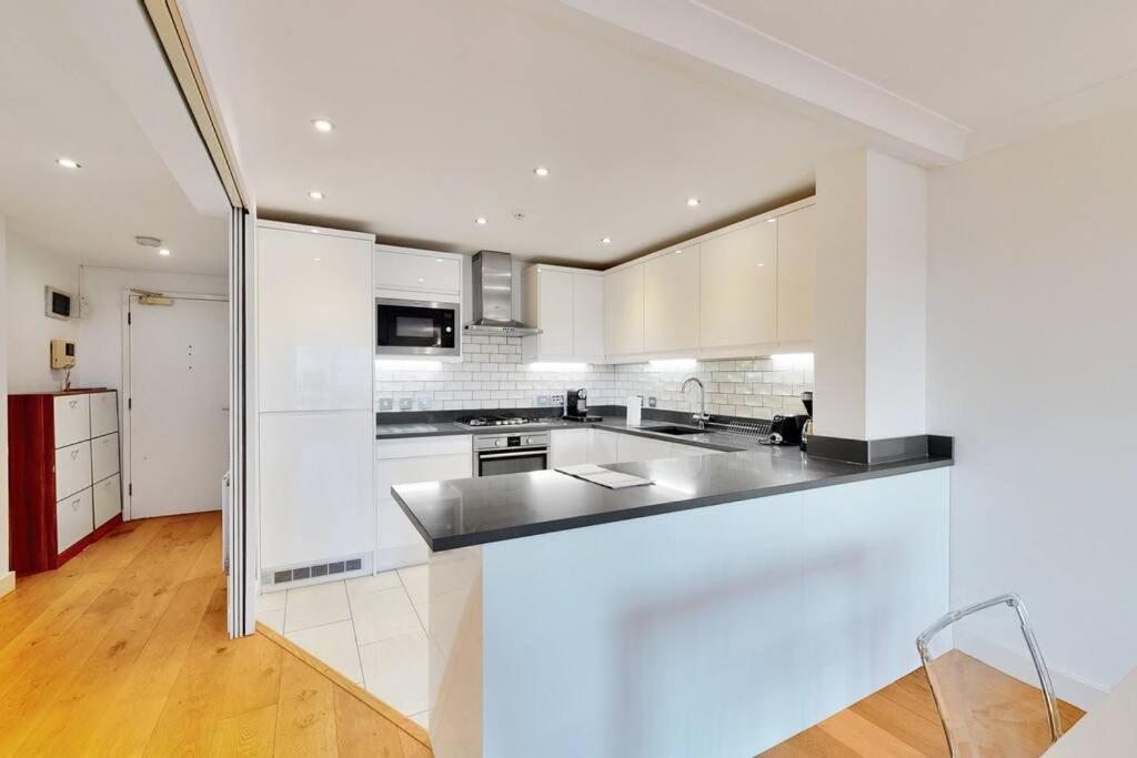 Modern 1bed Flat Close To All London's Attractions London