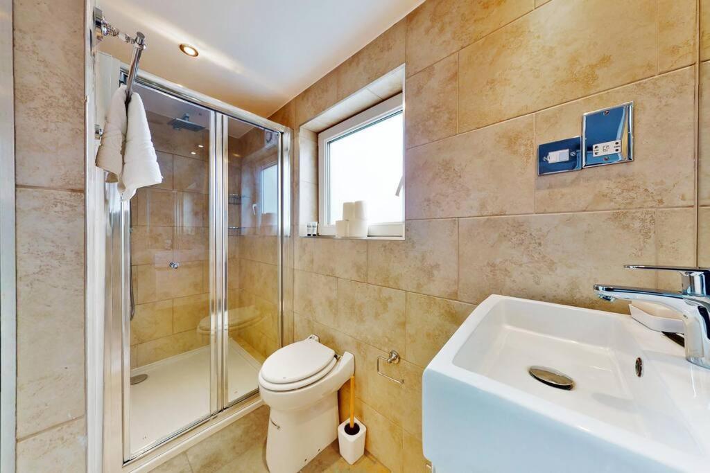 Apartamento Spacious 2bed Flat 7min Walk From The Tube Station *