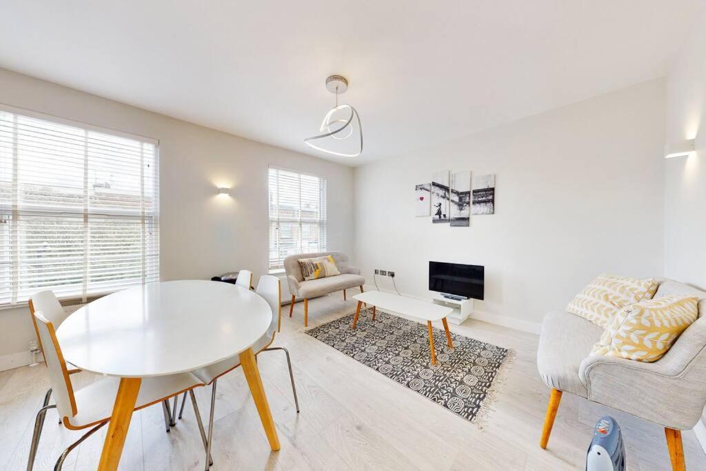 Stylish 2bed2bath Flat 4min From Tube Station Casa de férias *