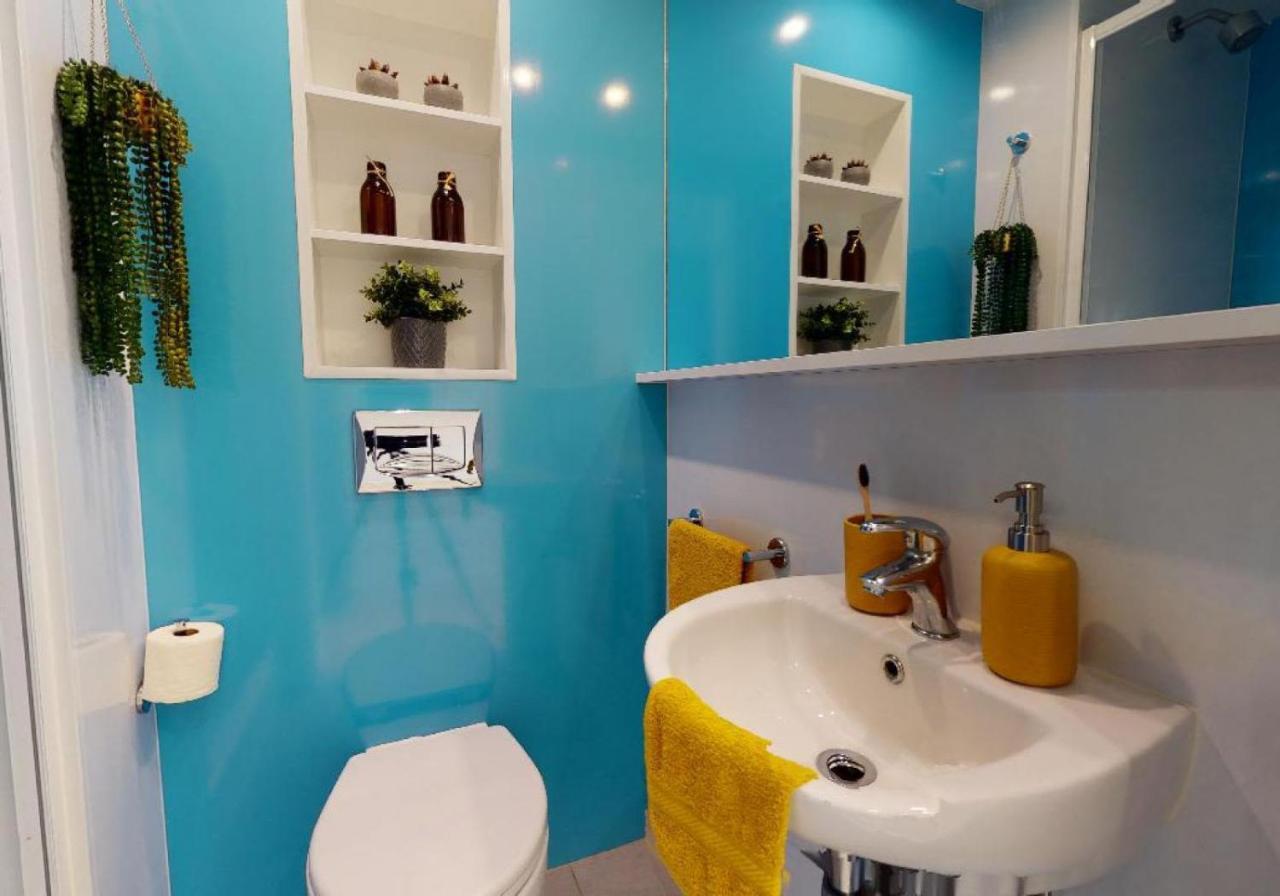 For Students Only Private Bedrooms With Shared Kitchen And At Iq Haywood House In London