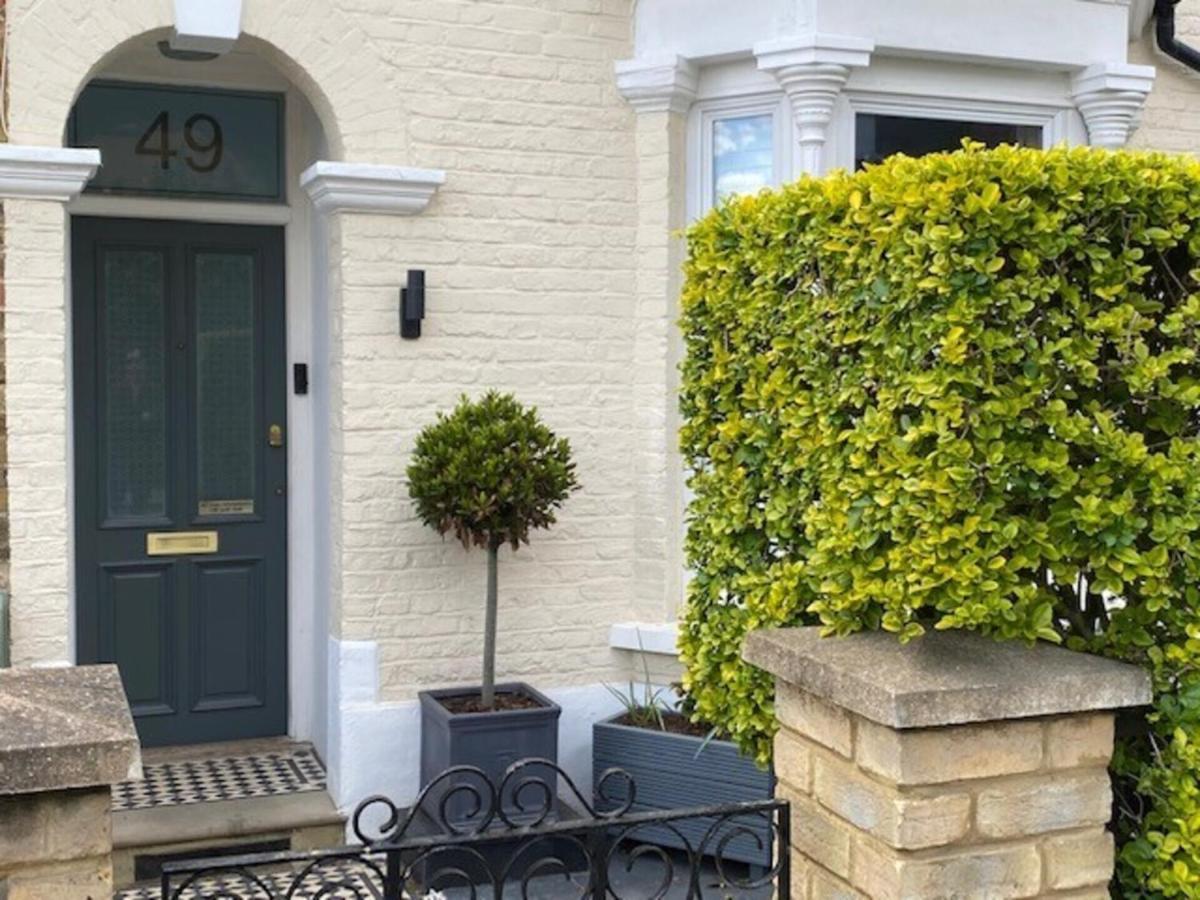 Family 4-bed House & Secluded Garden - Wimbledon *