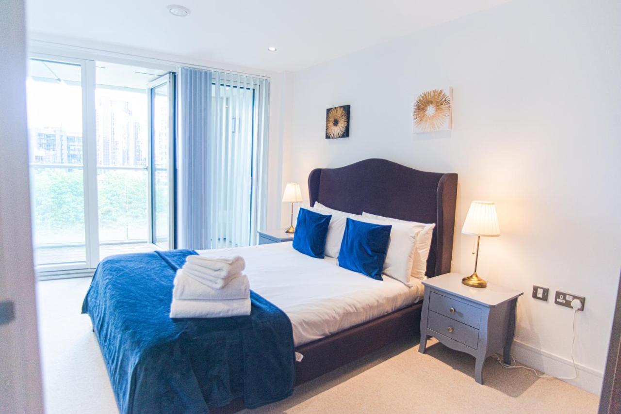Stunning 1-bed In Lincoln Plaza Londres