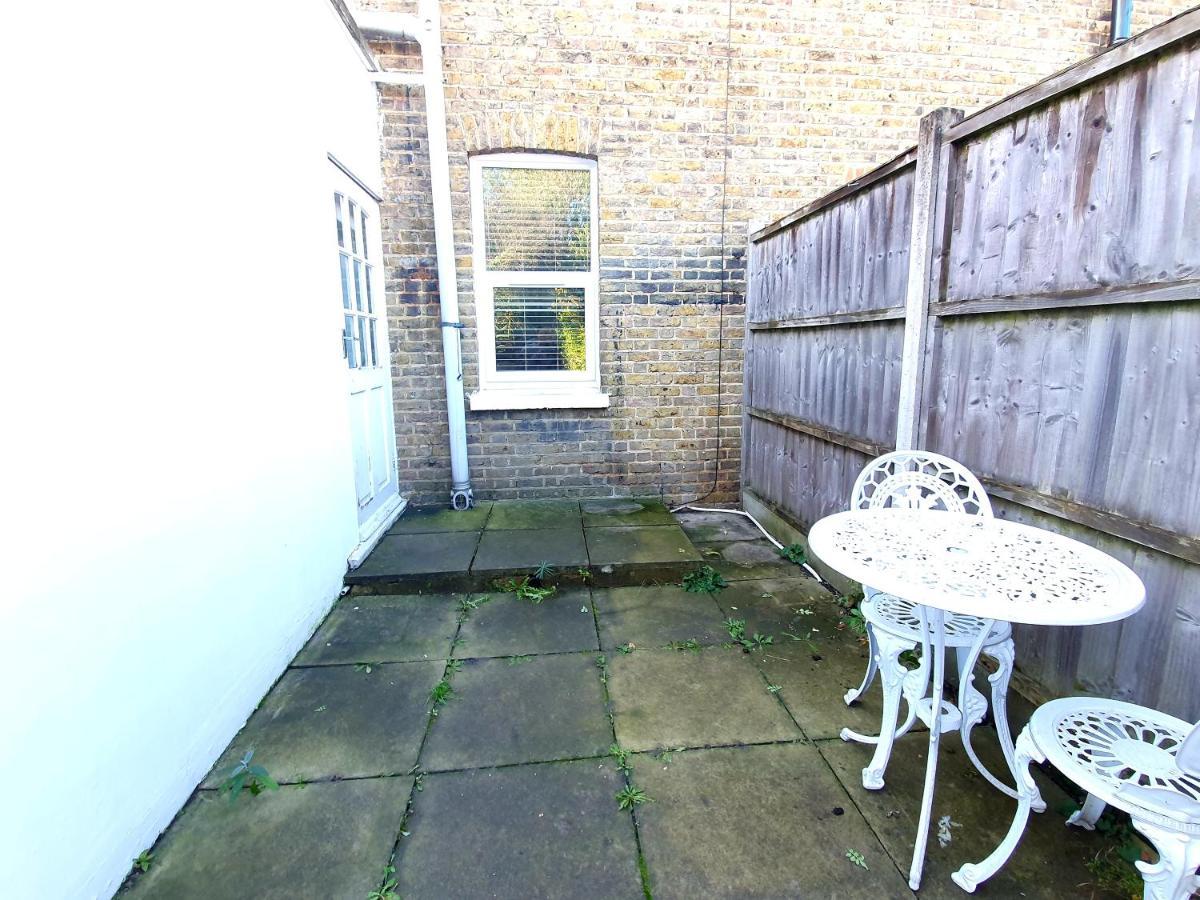 Hébergement de vacances Wimbledon Ideal 1 Bedroom Ground Floor With Garden *