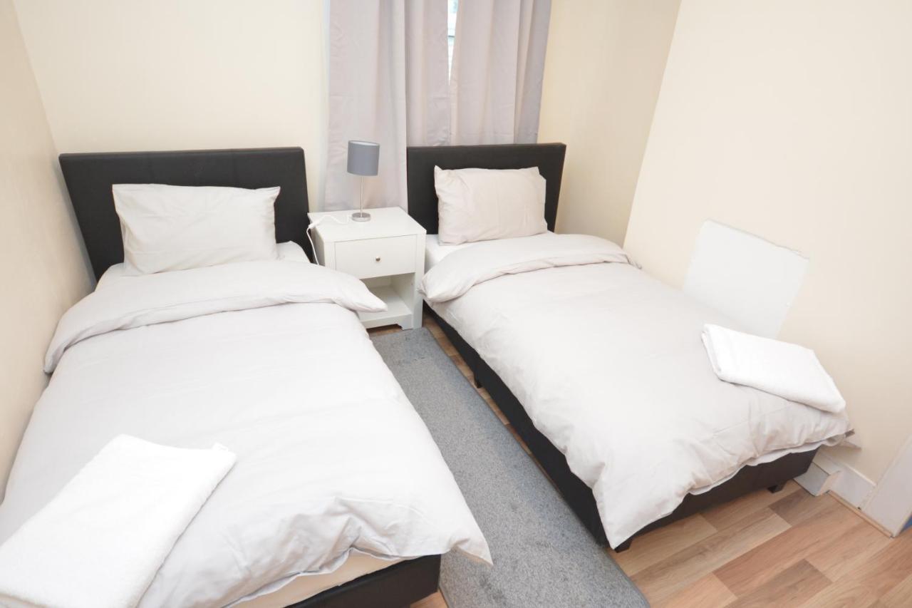 Cheerful 4 Bedroom House In Greater
