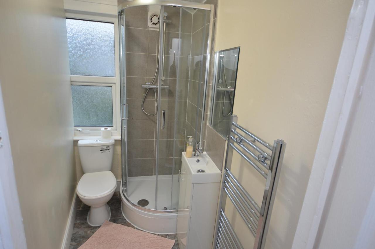 Cheerful 4 Bedroom House In Greater Holiday home *