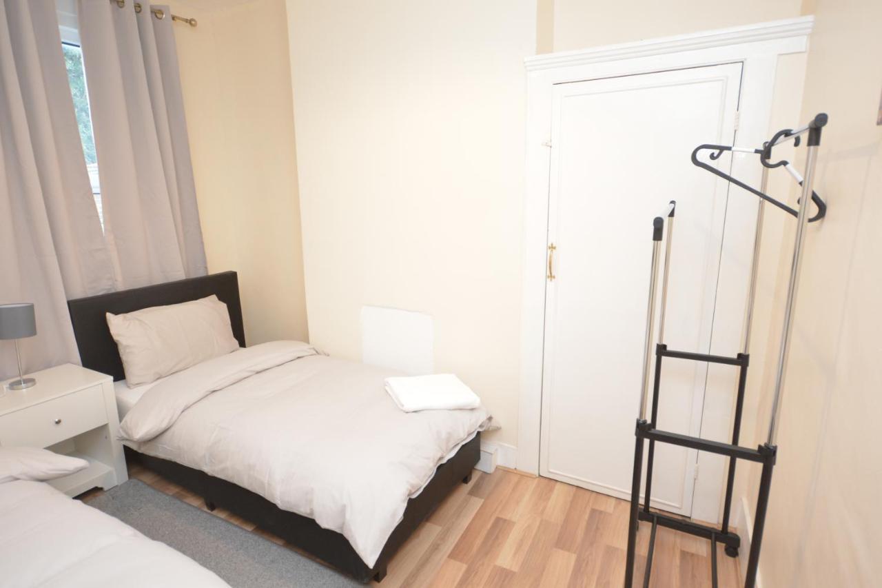 Cheerful 4 Bedroom House In Greater *