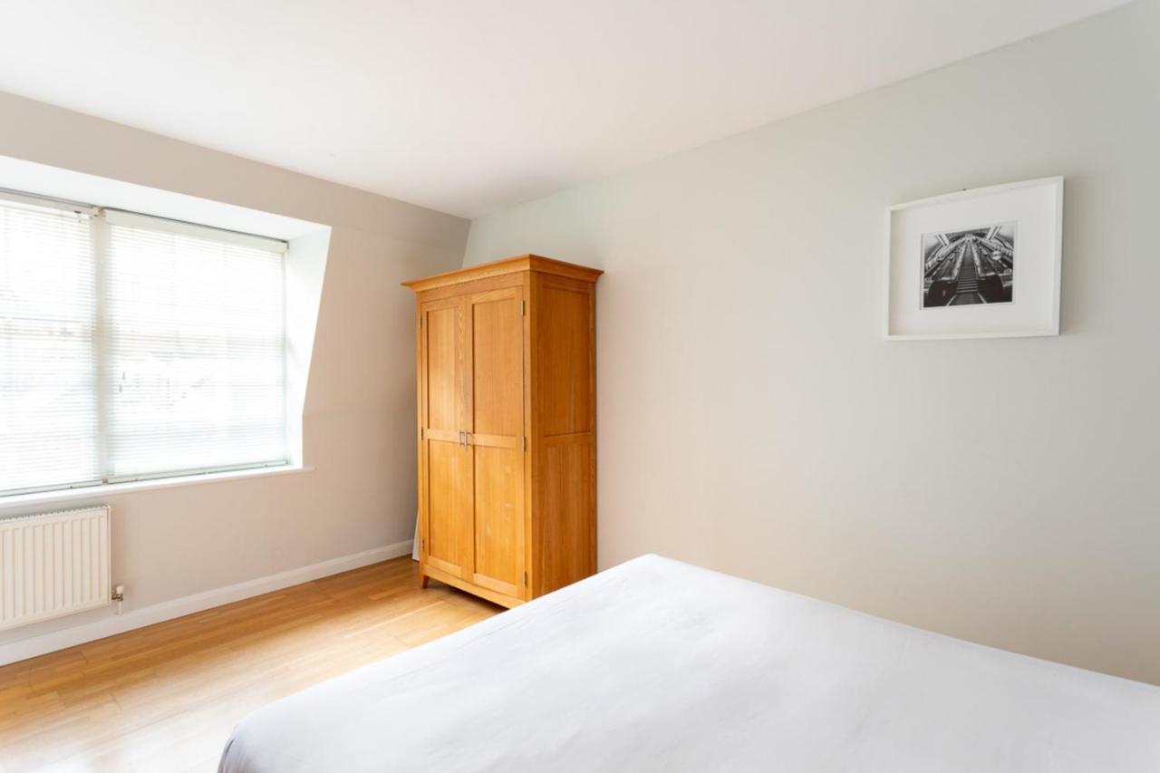 Groveland Court 1 Apartment