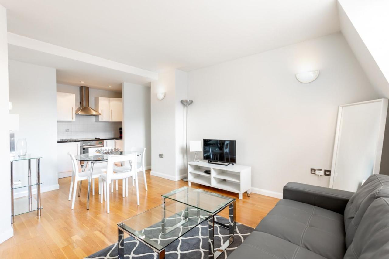 Apartment Groveland Court 1