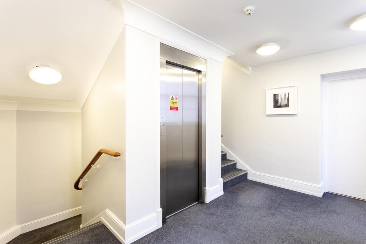 Groveland Court 1 London