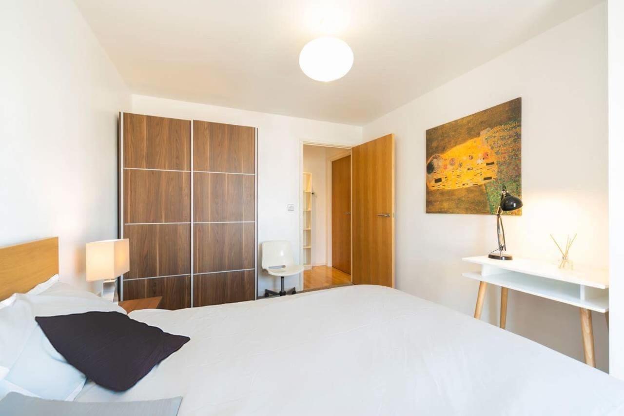 Stylish One Bedroom Close To The Of Londres